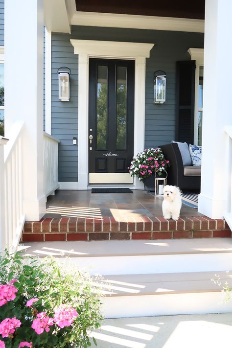 Curb Appeal Porch, Blue Siding, Outdoor Lighting Design, Diy Outdoor Lighting, Front Steps, Casa Exterior, Farmhouse Interior, Small Houses, House Paint Exterior