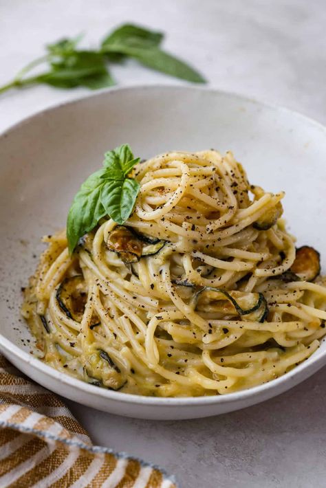 Spaghetti alla Nerano (Stanley Tucci Zucchini Pasta) Pasta With Creamy Zucchini Sauce, One Pot Zucchini Basil Pasta, Best Simple Pasta Recipe, Fresh Supper Ideas, Stanley Tucci Zucchini Pasta, Nutritious Pasta Recipes, Pasta With Basil Recipes, Sauce For Fresh Pasta, Pasta With Zucchini Recipes