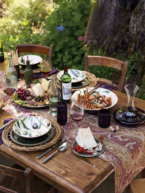 Thanksgiving Table Settings Simple, Simple Thanksgiving Table, Country Dinner, Enjoy Your Meal, Thanksgiving Table Settings, Beautiful Table Settings, Easy Thanksgiving, Wine And Dine, Al Fresco Dining