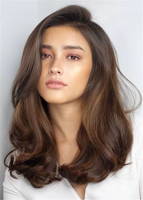 Beauty and Makeup Makeup Tip, Hair Waves, Brunette Hair Color, Trendy Hairstyles, Wavy Hair, Medium Length Hair Styles, Hair Looks, Hair Lengths, Medium Hair Styles