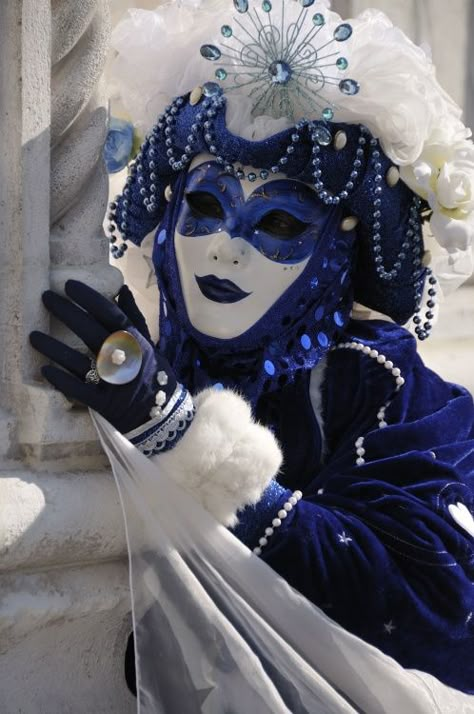 Blue Jester Aesthetic, Venice Mask Carnival, Venice Carnival Costumes, Venetian Carnival Masks, Venetian Carnival, Carnival Of Venice, Venice Carnival, Masquerade Costumes, Venetian Masks