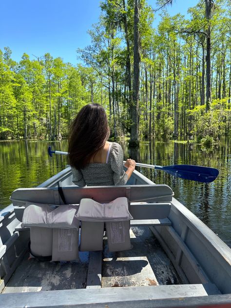 Boat scene from the notebook in real life, candid pic, kayak, canoe selfie, canoe, the notebook movie, lake, south carolina, things to do in SC, vintage canoe, couples travel, rv trip, canoe date, scenes from the notebook filmed in charleston, film location, summer, long dark hair, green aesthetic, nature theme, shade, shadow, canoe flowing under bridge, summer, boyfriend goals, cypress gardens boat scene, cypress gardens zoo, low exposure, green theme, nature theme, back to camera, holding oar, Canoe Date, The Notebook Scenes, The Notebook Movie, Vintage Canoe, Notebook Movie, Summer Boyfriend, Under Bridge, Cypress Gardens, Couples Travel