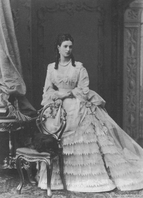 Maria Fjodorovna c 1870 Maria Feodorovna, Danish Royalty, Tsar Nicholas Ii, Tsar Nicholas, Romanov Family, Russian History, Imperial Russia, European Royalty, Fantasias Halloween