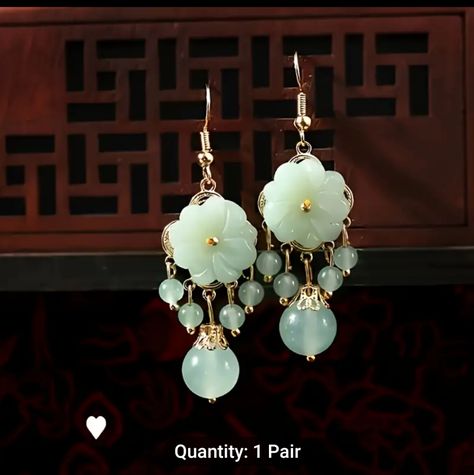 Beautiful Green Janitress Floral Dangle Earrings. Jade Flower, Beautiful Flower Designs, Flower Ear, Packing Jewelry, Jade Earrings, Mors Dag, Watches Women Fashion, Elegant Party, Jade Pendant