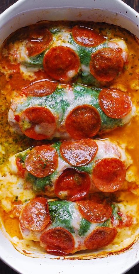 Pepperoni Chicken Bake with Basil Pesto Tomato Sauce and Mozzarella cheese.  Just like pizza stuffed with Mozzarella and pepperoni but with the chicken instead of the crust. Perfect weeknight dinner that a whole family will enjoy! Low-carb and gluten-free recipe. Mozzarella Dinner, Pepperoni Chicken, Pepperoni Recipes, Sauce Pesto, Mozzarella Chicken, Chicken Bake, Tomato Mozzarella, Food Stamps, Recipe Chicken