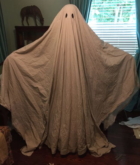 How to Dress for the Afterlife | A24 Sheet Ghost Costume, Ghost Bed, Simple Ghost, Love Comes Back, Ghost Halloween Costume, Style Sheet, Sheet Ghost, Trendy Rug, Ghost Costume