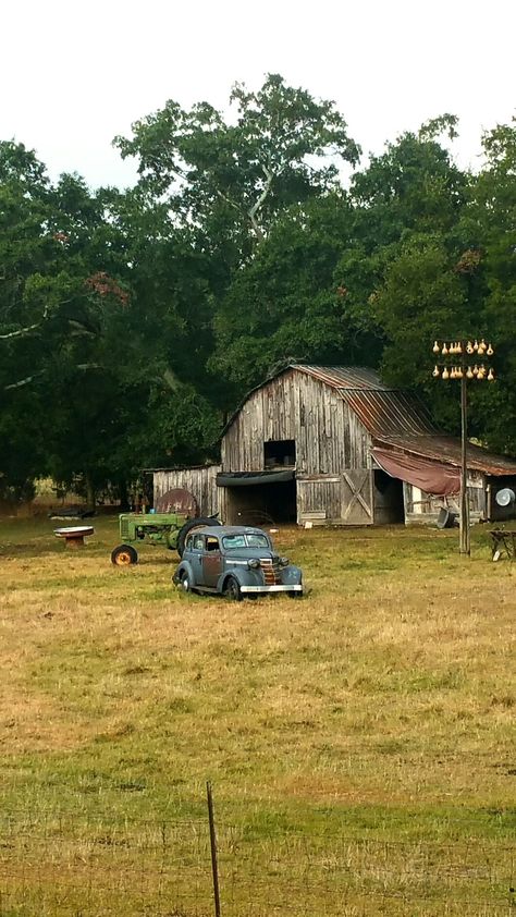 Old barn,tractor and car near Cedartown, Georgia. Photo taken by Robin Shake Rural Georgia Aesthetic, Location Aesthetic, Harvest Farm, Farm Photography, Old Farm Equipment, Antique Car, Georgia Usa, Old Car, Country Charm