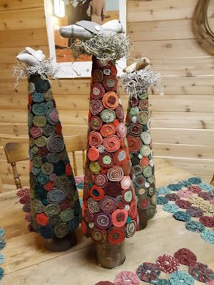 It's My Life!: MY CRAFT PROJECTS ... Wool Penny Christmas Tree, Standing Wool Quillies, Quillies Wool, Wool Quillies, Wool Trees, Standing Wool, Creative Rug, Textile Art Quilt, Wool Ideas