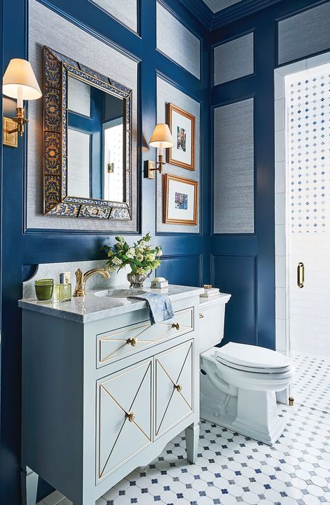 Tori Rubinson Gives Fort Worth Home a Meaningful Makeover - Southern Home Magazine Southern Powder Room, Tori Rubinson, Southern Home Magazine, Interiors 2023, Bathroom Decor Blue, Design Style Guide, Twist Ideas, Colourful Bathroom, Bathroom Simple