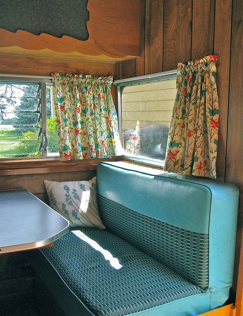 Gypsy Living Traveling In Style| Serafini Amelia| Travel Trailer| Camper seats are '57 Chevy turquoise & grey nylon | http://www.flickr.com/photos/lynnbowes/5853825309/in/set-72157627008004256/ Motor Home Interior, Trailers Vintage, Shasta Trailer, Vintage Camper Interior, Motorhome Interior, Shasta Camper, Camping Vintage, Kombi Home, Retro Caravan