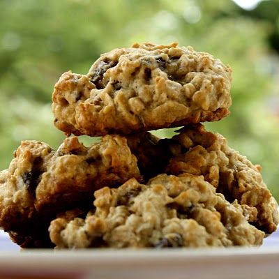 banana oatmeal cookies Banana Oat Chocolate Chip, Oatmeal Date Cookies, Peanut Butter Oatmeal Chocolate Chip, Peanut Butter Oatmeal Chocolate Chip Cookies, Chocolate Chip Walnut Cookies, Date Cookies, Chocolate Chip Bread, Banana Oatmeal Cookies, Banana Oat