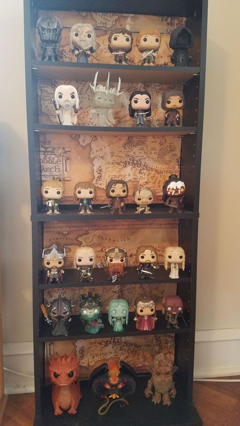 Funko Display Ideas, Funko Pop Display Ideas, Игрушки Funko Pop, Nerd Decor, Funko Pop Display, Nerd Room, Ultimate Man Cave, Action Figure Display, Lotr Art