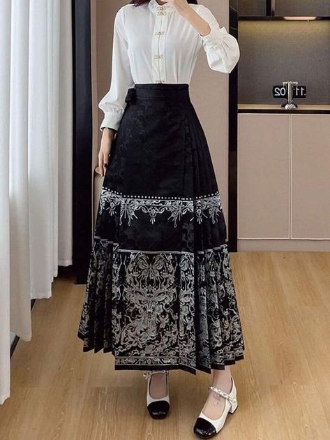 Chinese Style Improved Hanfu Embroidered Horse Face Skirt For Daily Commute, Autumn/Winter | SHEIN Horse Face Skirt, Hanfu Skirt, Face Skirt, Skirt Ootd, Skirt Aesthetic, Dark Academia Outfit, Embroidered Horse, Horse Face, Uni Outfits