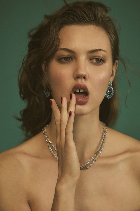 Lindsey Wixson Vogue Hong Kong Jewel Tone Fashion Editorial | Page 2 Lindsay Wixson, Jewel Tones Fashion, Lindsey Wixon, Vogue Hong Kong, Lindsey Wixson, Gap Teeth, Belle Silhouette, Alfred Stieglitz, Jewelry Photoshoot