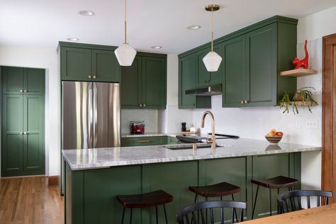 If you are trying to design a U shaped kitchen, you are in the right place. Learn more about the magical charm of this layout here! Kitchen Transitional, Green Kitchen Cabinets, Cabinet Paint Colors, U Shaped Kitchen, Green Paint Colors, Design Remodel, Green Cabinets, Transitional Kitchen, Farmhouse Style Kitchen