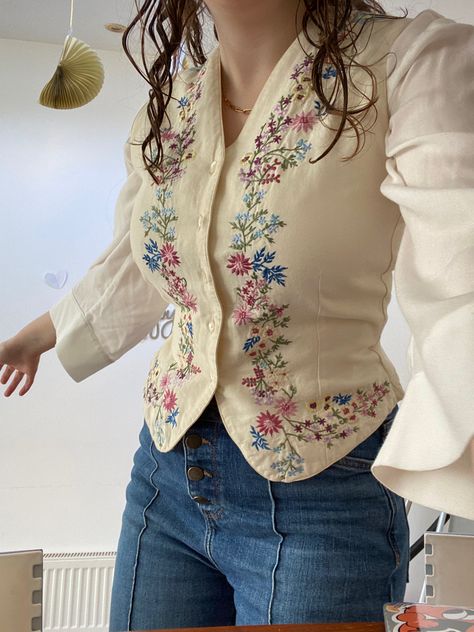 floral waistcoat and blouse Floral Waistcoat, Embroidered Waistcoat, Hobbit Cosplay, Reception Outfit, Visible Mending, Simple Embroidery, Paisley Print, Diy Fashion, Aesthetic Clothes