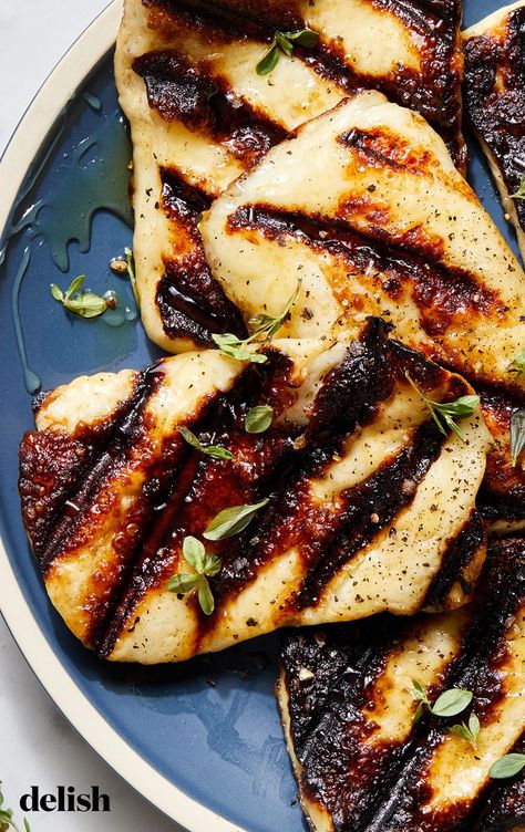 How To Grill Halloumi, Haloumi Recipes, Greek Lemon Potatoes, Vegetarian Bbq, Bbq Summer, Grilled Halloumi, Lemon Potatoes, Brunch Restaurants, Burger Toppings