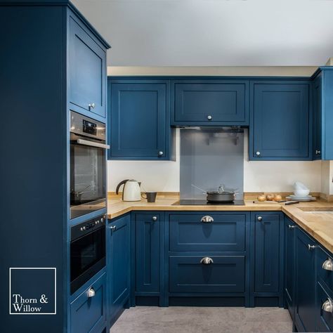 Blue Cupboards Kitchen, Blue Shaker Kitchen, Kitchen Oak, Blue Cupboards, Oak Worktop, Cupboards Kitchen, Oak Worktops, White Worktop, Paint Shakers