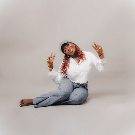 Simple white button down shirt and blue jeans and face cap birthday photo shoot inspiration. White Shirt And Jeans Photoshoot, Jeans And White Shirt Photoshoot, Jeans Photoshoot, Photo Shoot Inspiration, Face Cap, Birthday Photo Shoot, Simple Photo, White Button Down Shirt, White Button Down