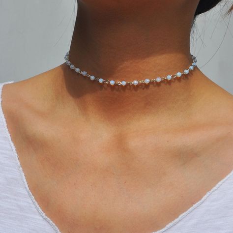 Jóias Body Chains, Dainty Jewelry Necklace, Handmade Choker Necklace, Necklace With Pearls, Bead Choker Necklace, White Beaded Necklaces, Handmade Chokers, Bead Choker, Beaded Choker Necklace