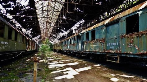 Train Graveyard, Star Train, Angola Africa, Train Yard, Dubai Skyscraper, Old Train Station, Bg Design, Abandoned Train, Old Trains