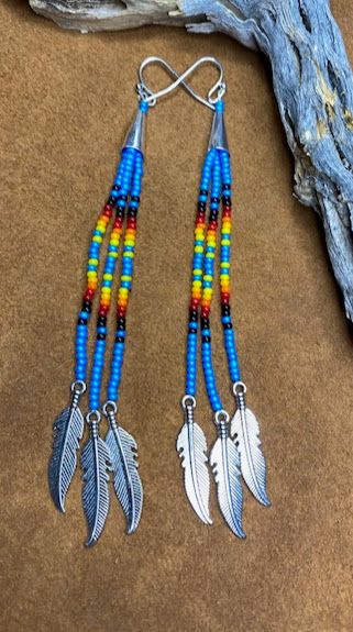 Fringe Earrings Beaded, Native American Beaded Earrings Pattern, Native American Earrings Beadwork, Beading Patterns Free Native American, Beaded Jewelry Native American, Loom Earrings, Dentalium Earrings, Earrings With Feathers, Native American Beadwork Earrings