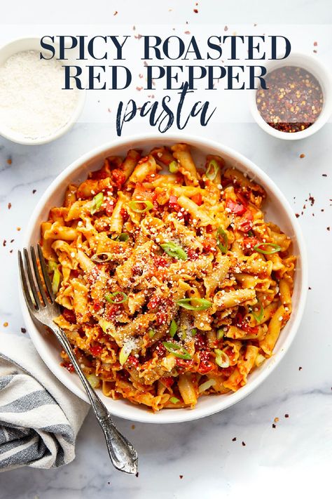 This roasted red pepper pasta features a creamy chili roasted red pepper sauce coating every inch of tender pasta with nutty Parmesan and green onions on top. Healthy Red Pepper Pasta, Roasted Red Pepper Recipes, Roasted Pepper Pasta, Roasted Pepper Recipes, Roasted Red Peppers Recipes, Roasted Chili Peppers, Creamy Chili, Spicy Salmon Sushi, Red Pepper Recipes