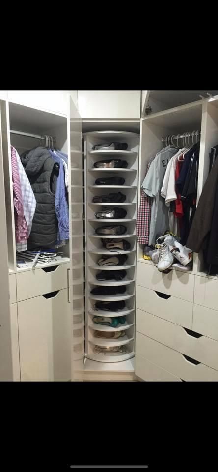 Walk In Robe Shoe Storage, Corner Shoe Shelves, Small Walkin Closet Ideas Layout, Corner Shoe Storage, Assassin Oc, Corner Closet Shelves, Small Walkin Closet, Shoe Rack With Mirror, Rotating Closet