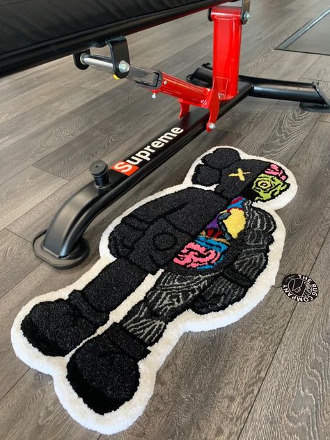 Kaws Rug, Hypebeast Decor, Tufting Rug, Tufting Ideas, Hand Tufting, Hypebeast Room, Funky Rugs, Trendy Apartment, Rug Ideas