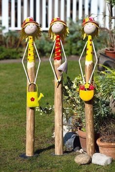 Garden Must Haves, Landscaping Walkways, Garden Ideas Diy, نباتات منزلية, Garden Walkway, Recycled Garden, Garden Crafts Diy, Garden Art Sculptures Diy, Garden Art Projects