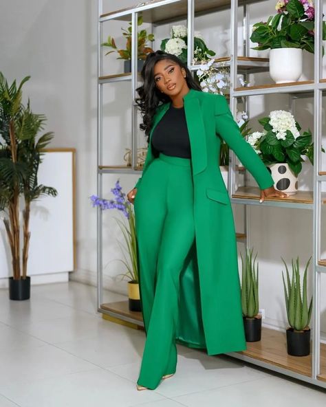 Mon_ey_day 💵💵💵 💚✅🤑 🤑 💚 HalfWay Through The Day In @mimmikasu 💚🖤 Glamorous Suits For Women, Trouser And Jacket For Ladies, Women Official Suits, Official Outfits For Women Pants, Business Pant Suits For Women, Corporate Office Wear For Ladies, Lady Suit Design, Women’s Suit Vest Outfit, Guest Speaker Outfit