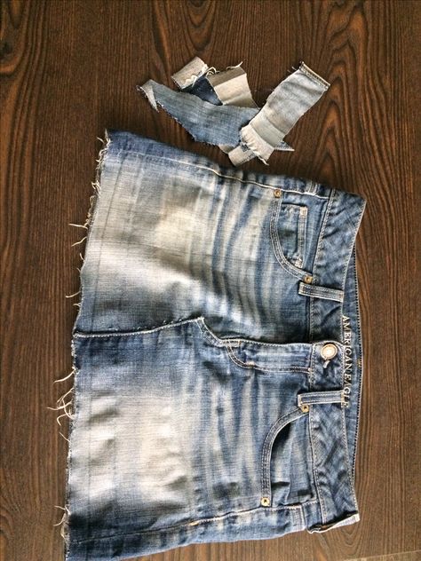 Went into Pinterest looking for instructions on turning shorts into a skirt, only found instructions for pants. Not a "fail" per say, just a peculiar observation: why are there no tutorials for shorts? Are they considered "too short" to make decent skirts?https://www.pinterest.com/pin/502503270914351428/ Turning Jeans Into A Skirt, How To Turn Jeans Into A Skirt, Turn Jeans Into Skirt, Jeans Into Skirt, 90s Runway Fashion, How To Make Skirt, Skirt Tutorial, Long Denim Skirt, Short Denim Skirt