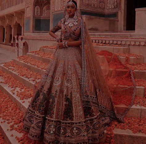 Mukul Arora, Full Sleeves Blouse Designs, Matric Dance Dresses, Best Indian Wedding Dresses, Desi Fits, Royal Indian, Bridal Jewelery, Indian Outfits Lehenga, Wedding Lehenga Designs