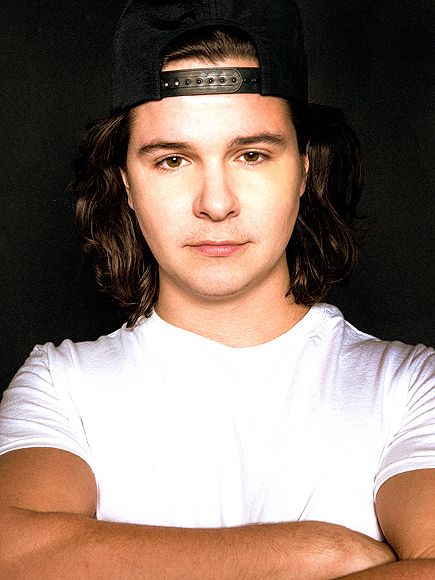 Lukas Graham, Pregnant Baby, Baby On The Way, People Magazine, Now And Forever, Hemp Oil, Drawing People, Face Claims, Music Bands