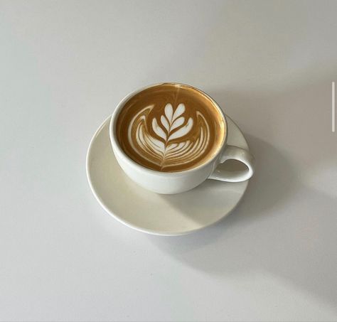 Macchiato Aesthetic, Cappuccino Aesthetic, Latte Aesthetic, Coffee Board, Coffee Obsession, Coffee Photography, Aesthetic Coffee, Coffee Is Life, Coffee Design