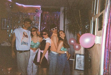 90's style party aesthetic birthday party 90s Birthday Aesthetic, Garage Party Aesthetic, 80s Aesthetic Birthday Party, Old Party Aesthetic, 2000s House Party, 90s House Party Aesthetic, Vintage Birthday Party Aesthetic, Messy Birthday Aesthetic, 90s Aesthetic Party