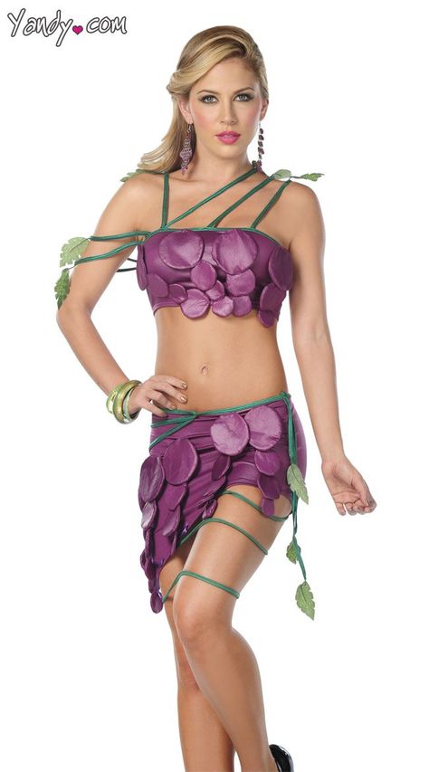 Pin for Later: 51 Halloween Costumes That Should Never Be Sexy Grapes Who wakes up and thinks that they want to be a grape for Halloween? Halloween Costumes Kids Homemade, Grapes Costume, Fruit Costumes, Purim Costumes, Ladies Fancy Dress, Purple Tutu, Pumpkin Dress, Diy Kostüm, Fancy Dress Up