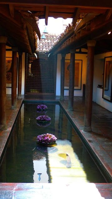 Splendid Sass: THE MOST BEAUTIFUL THINGS Japanese Courtyard, Indian Houses, Gallery Cafe, Indian Interiors, Indian Home Design, Courtyard Design, Kerala House Design, Kerala Houses, Indian Homes