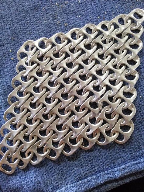 How to Create Chainmail from Pop Tabs: 8 Steps (with Pictures) Can Tabs Diy, Tab Jewelry, Pop Top Crafts, Lon Bia, Soda Tab Crafts, Pop Can Tabs, Tab Crafts, Can Tab Crafts, Soda Can Tabs