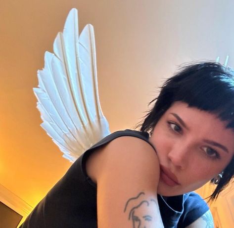 Halsey Aesthetic, Halsey, A Woman, Angel