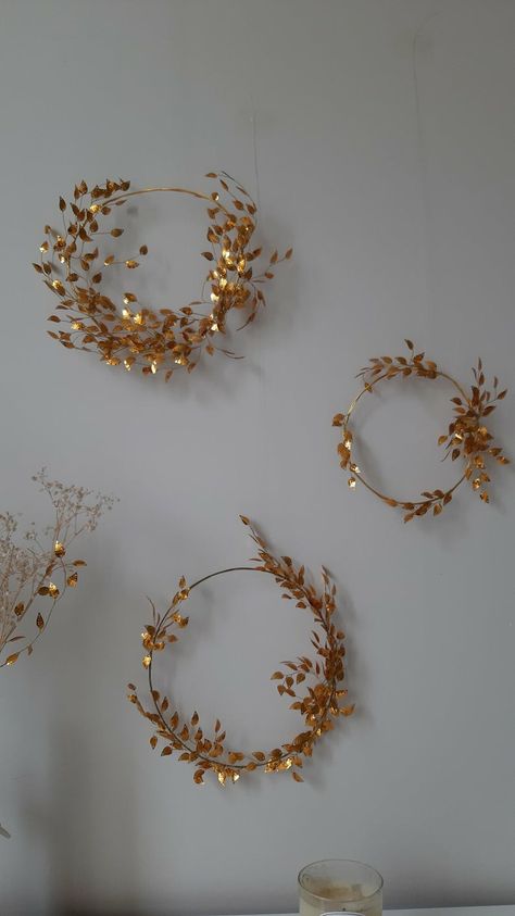 Beauty Beast Wedding, Autumn Wedding Bouquet, Bridesmaid Bouquet Alternatives, Hoop Bouquet, Decoration For Wall, Hanging Leaf, Beauty And Beast Wedding, Gold Bouquet, Wall Design Ideas