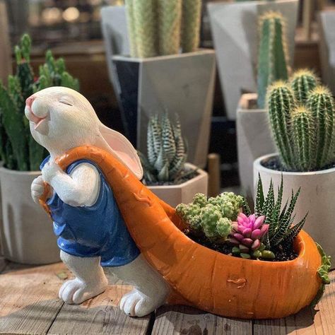 Designer Items, Cute Animal Vases, Clay Plant Creatures, Flower Garden Decorations, Plant Pot Figurine, Rabbit Mug Ceramics, Ceramic Animal Plant Pots, Animal Planters, Tanah Liat