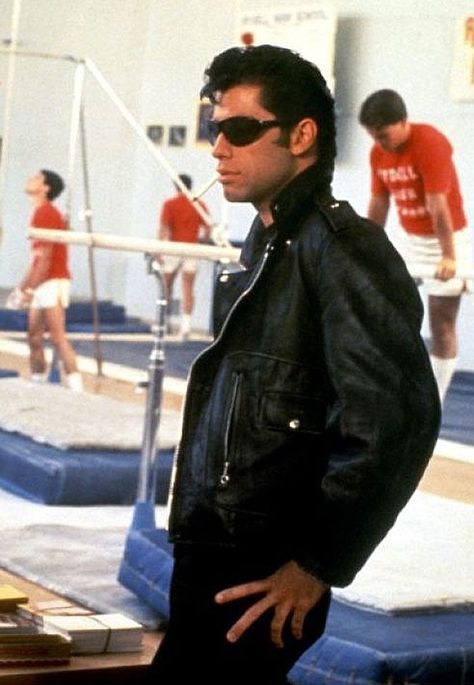 Danny Zuko Grease, Johnny Travolta, Grease Aesthetic, Grease John Travolta, Sandy And Danny, Grease 1978, Sandy Grease, Grease Costumes, Grease Movie