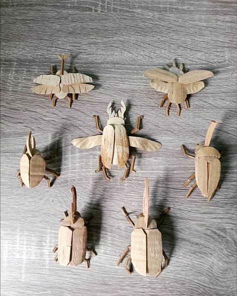 Cardboard Taxidermy, Cardboard Insects, Insect Art Projects, Carton Diy, Kindness Projects, Halloween Creatures, Cardboard Sculpture, Kids Crafting, Kids Art Class