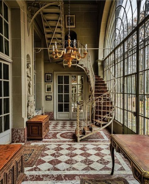 Victorian Homes Interior, 1800s Home, Victorian Interior Design, Period Home, Victorian Home Interior, Victorian Interior, Homes Interior, Victorian Architecture, Interior Garden