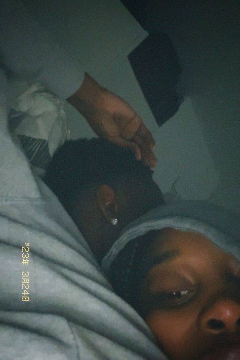 Boyfriend Laying On You, Laid Up With Bae Pictures No Face, Private Boyfriend Black, Cute Boyfriend Goals Pictures, Black Couple Picture Ideas, Cute Couple Pics Black, Fake Boyfriend Pictures No Face, Fake Couple Pics, Boyfriend And Girlfriend Pictures