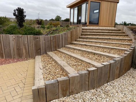 Sleepers Driveway, Sloped Pathway Ideas, Railway Sleepers Steps, Retaining Wall Stairs, Railway Sleepers Decking, Railway Sleepers Garden Ideas, Railway Sleepers Ideas, Sleeper Steps Garden, Railway Sleeper Steps