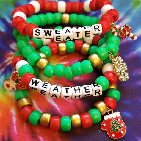 Xmas Kandi Bracelet Set (Green/Red) - Describes theme, style, and color 🌟 #EDCKnifeBeads #KnifeAccessories #EverydayCarry #EDC #GearCustomization #TacticalBeads #ParacordBeads #HandcraftedBeads #ArtisanBeads #KnifeCollecting #KnifeEnthusiast #GearUpgrade #UniqueBeads #FunctionalArt Christmas Beaded Bracelets, Sweater Weather Christmas, Kawaii Kandi, Festival Kandi, Pony Bead Jewelry, Bracelets Stacked, Winter Reindeer, Reindeer Candy, Bracelets Christmas