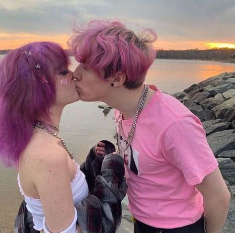 Matching Couple Hair Color, Agender Aesthetic, Alt Couples, Dyeing Hair, Grunge Couple, Could Be Us, Boyfriend Goals, Me And Who, Couple Aesthetic