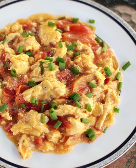 Chinese Scrambled Egg With Tomatoes - CASA Veneracion Scrambled Eggs With Tomatoes, Eggs With Tomatoes, Japanese Mayo, Crispy Green Beans, Cook Ideas, Chinese Breakfast, Sauteed Tomatoes, Chinese Egg, Scrambled Eggs Recipe